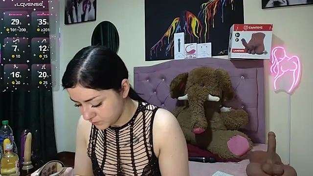 Emmie Hot online show from June 2026 11:48:01 AM