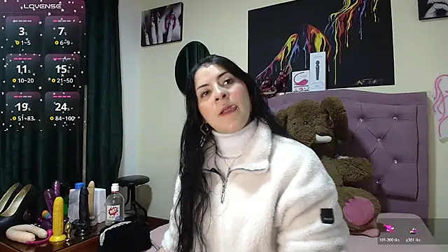 Emmie Hot online show from November 2025 12:19:02 PM