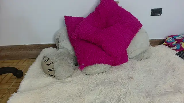 Snapshot of monica-vega chatting on November 2025 12:25:01 AM monica-vega online show from November 2025 12:25:01 AM