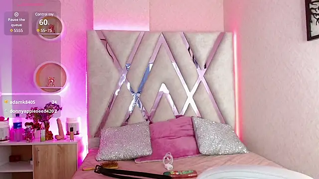 Sophia waalker  1 online show from February 2025 03:41:02 PM