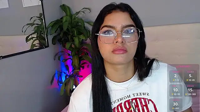 Snapshot of karoll_danielss chatting on February 2025 03:50:02 AM karoll danielss online show from February 2025 03:50:02 AM
