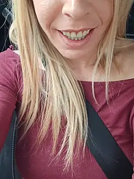 SweetyNinaOff1 online show from April 2026 04:13:02 PM