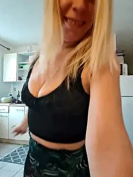 SweetyNinaOff1 online show from November 2025 08:14:02 AM