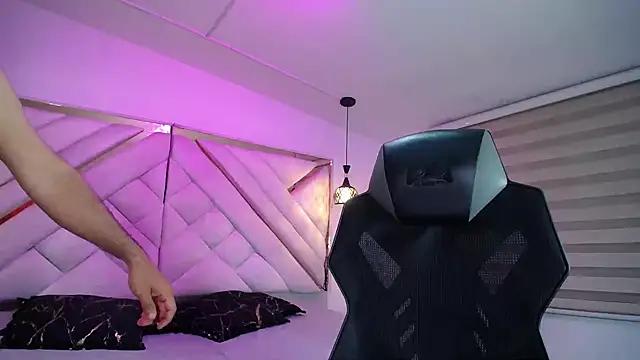 luxurycoupl online show from October 2025 03:28:01 AM