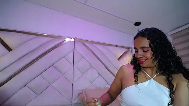 luxurycoupl online show from November 2025 03:51:01 AM