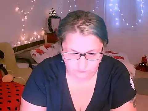 Snapshot of Marryllunax chatting on December 2025 07:52:02 PM Marryllunax online show from December 2025 07:52:02 PM