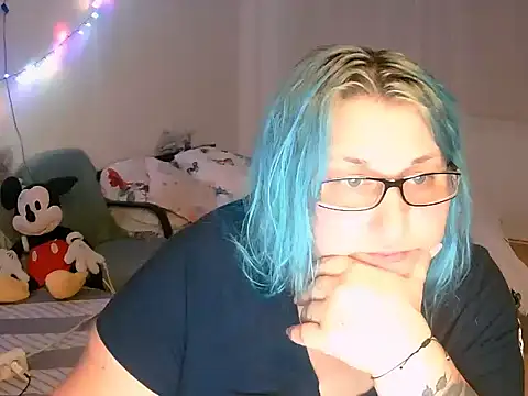 Snapshot of Marryllunax chatting on December 2025 06:18:02 PM Marryllunax online show from December 2025 06:18:02 PM