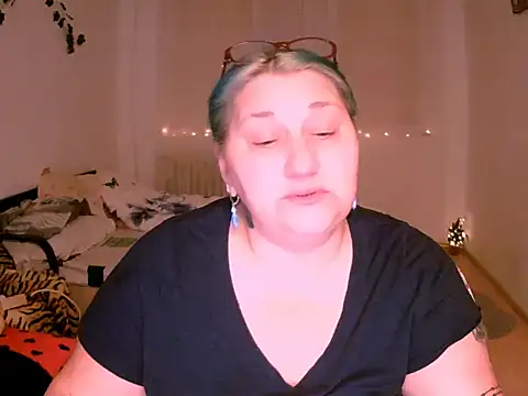 Marryllunax online show from January 2026 07:39:02 PM