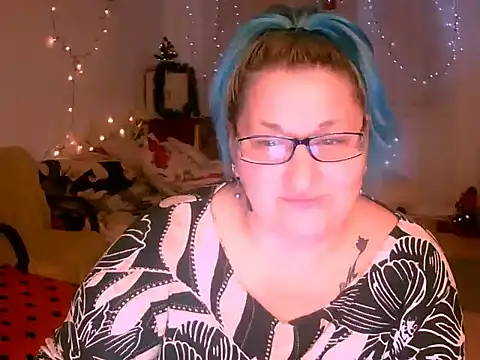 Marryllunax online show from December 2025 07:28:02 PM