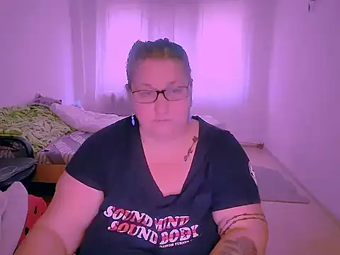 Snapshot of Marryllunax chatting on November 2025 10:05:02 AM Marryllunax online show from November 2025 10:05:02 AM