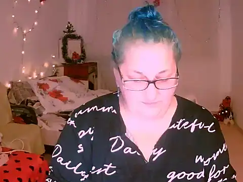 Marryllunax online show from December 2025 06:53:01 PM