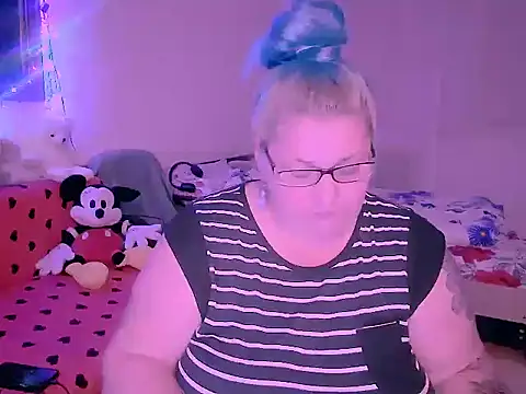 Snapshot of Marryllunax chatting on November 2025 04:07:01 PM Marryllunax online show from November 2025 04:07:01 PM