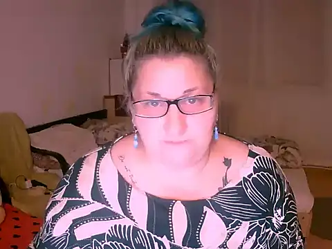 Snapshot of Marryllunax chatting on December 2025 08:04:02 PM Marryllunax online show from December 2025 08:04:02 PM