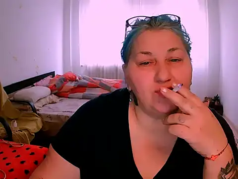 Marryllunax online show from January 2026 10:42:01 AM