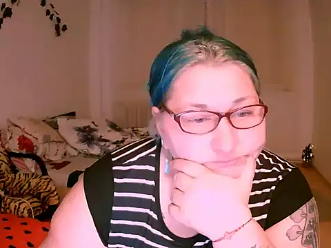 Marryllunax online show from January 2026 07:06:01 PM