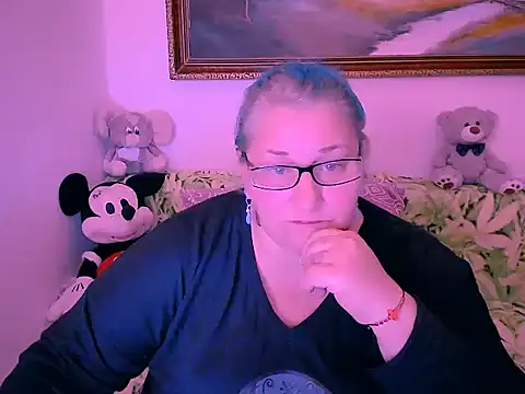 Snapshot of Marryllunax chatting on October 2025 03:31:02 PM Marryllunax online show from October 2025 03:31:02 PM