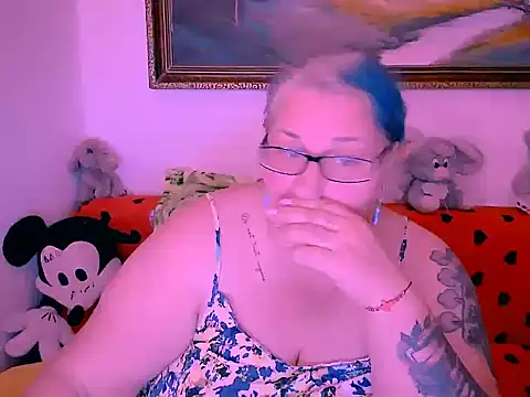 Snapshot of Marryllunax chatting on October 2025 06:08:01 PM Marryllunax online show from October 2025 06:08:01 PM