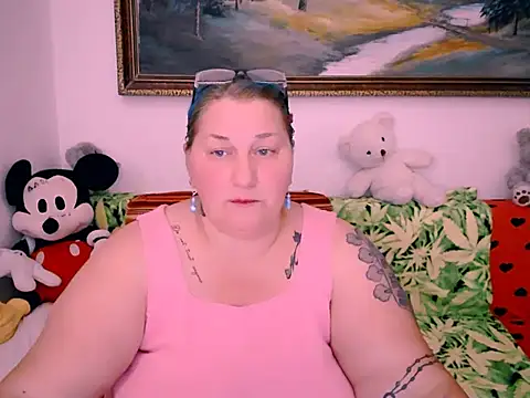 Marryllunax online show from October 2025 07:14:02 PM
