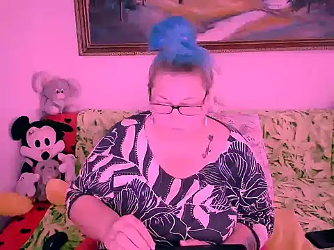 Marryllunax online show from October 2025 11:01:01 AM