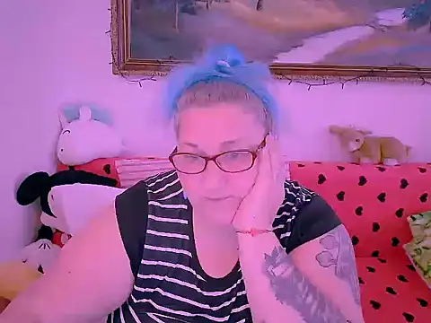 Snapshot of Marryllunax chatting on November 2025 10:36:01 AM Marryllunax online show from November 2025 10:36:01 AM