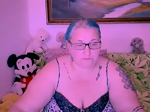 Snapshot of Marryllunax chatting on October 2025 02:57:01 PM Marryllunax online show from October 2025 02:57:01 PM