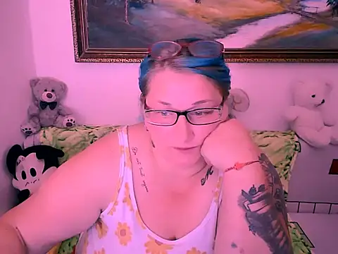 Marryllunax online show from October 2025 07:15:02 PM