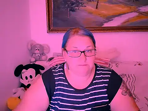 Marryllunax online show from September 2025 07:25:02 PM