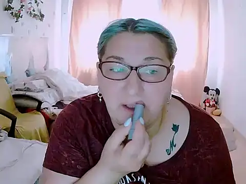 Marryllunax online show from May 2026 08:32:01 AM