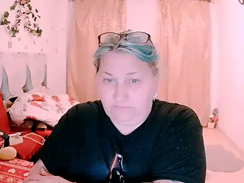 Marryllunax online show from May 2026 07:50:02 PM