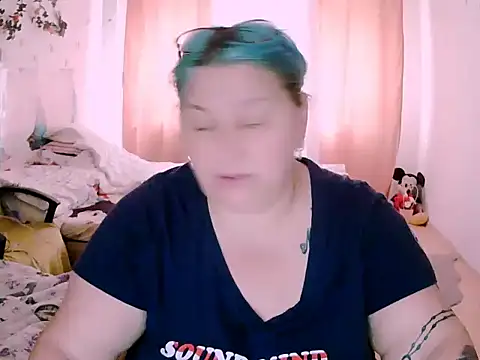 Marryllunax online show from May 2026 10:34:01 AM
