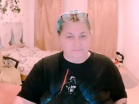 Marryllunax online show from May 2026 07:23:02 PM