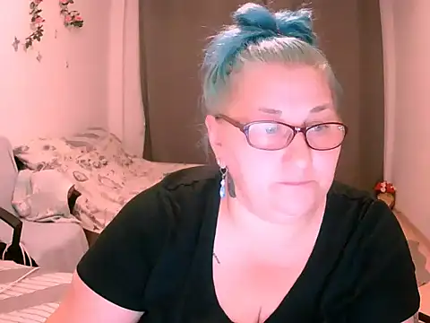 Marryllunax online show from July 2026 07:58:01 PM