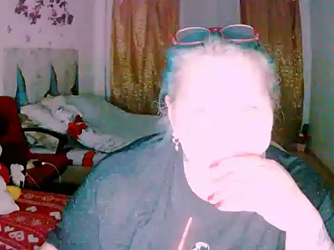 Marryllunax online show from May 2026 07:30:01 PM