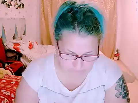 Marryllunax online show from May 2026 07:39:02 PM