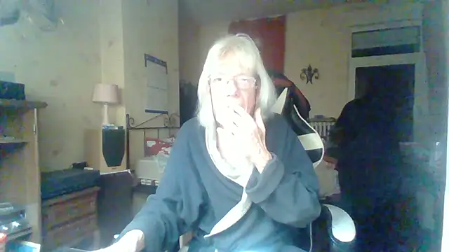 rosanetrav online show from November 2025 05:00:02 AM