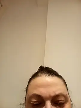 HotHornyEmmaX online show from December 2025 07:58:02 AM