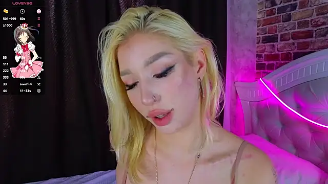 Snapshot of SallyCha chatting on September 2025 08:09:02 AM SallyCha online show from September 2025 08:09:02 AM