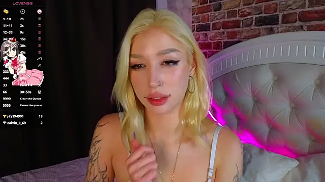 Snapshot of SallyCha chatting on October 2025 06:14:01 AM SallyCha online show from October 2025 06:14:01 AM
