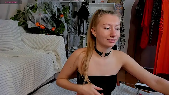 Snapshot of Rachel_Rut chatting on October 2025 04:22:01 AM Rachel Rut online show from October 2025 04:22:01 AM