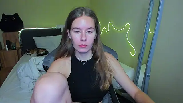 EmilyPaw online show from November 2025 07:13:02 PM