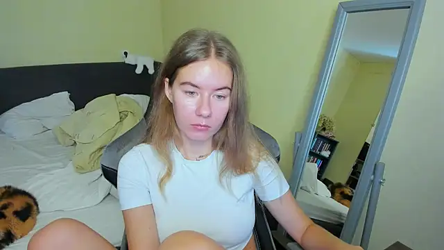 EmilyPaw online show from September 2025 08:53:01 AM