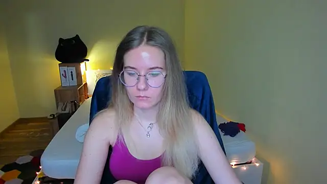 EmilyPaw online show from February 2025 06:26:01 PM
