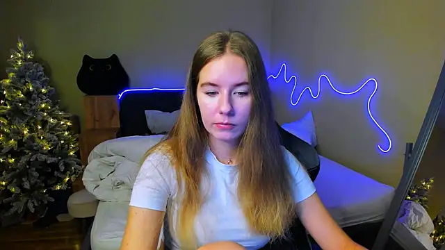 EmilyPaw online show from December 2025 09:56:01 AM