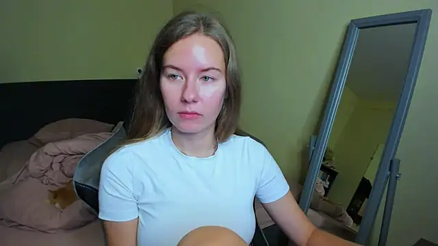 EmilyPaw online show from October 2025 11:01:02 AM