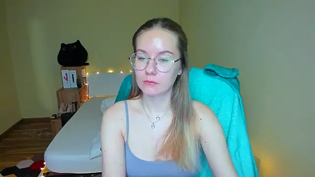 EmilyPaw online show from February 2025 02:37:01 AM