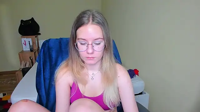 EmilyPaw online show from February 2025 10:46:01 AM