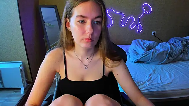 EmilyPaw online show from May 2026 01:58:02 PM