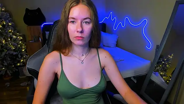 EmilyPaw online show from December 2025 08:04:02 PM