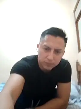 LuisMex1998 online show from October 2025 01:48:02 AM