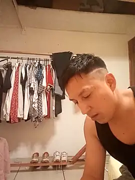 LuisMex1998 online show from February 2026 01:44:02 PM